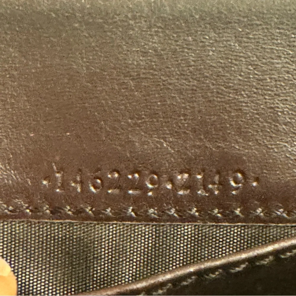 🔵 WINNER GUCCI-Guccissima GG Leather Bi-fold Long Brown Wallet date code listed